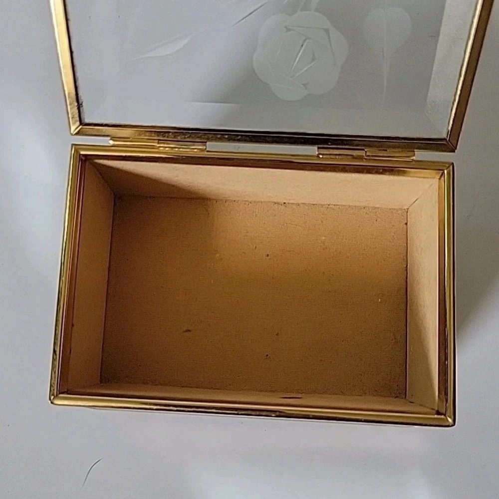 Vintage Beveled Mirrored Glass Brass Trim Trinket Jewelry‎ Box Etched Floral Lid